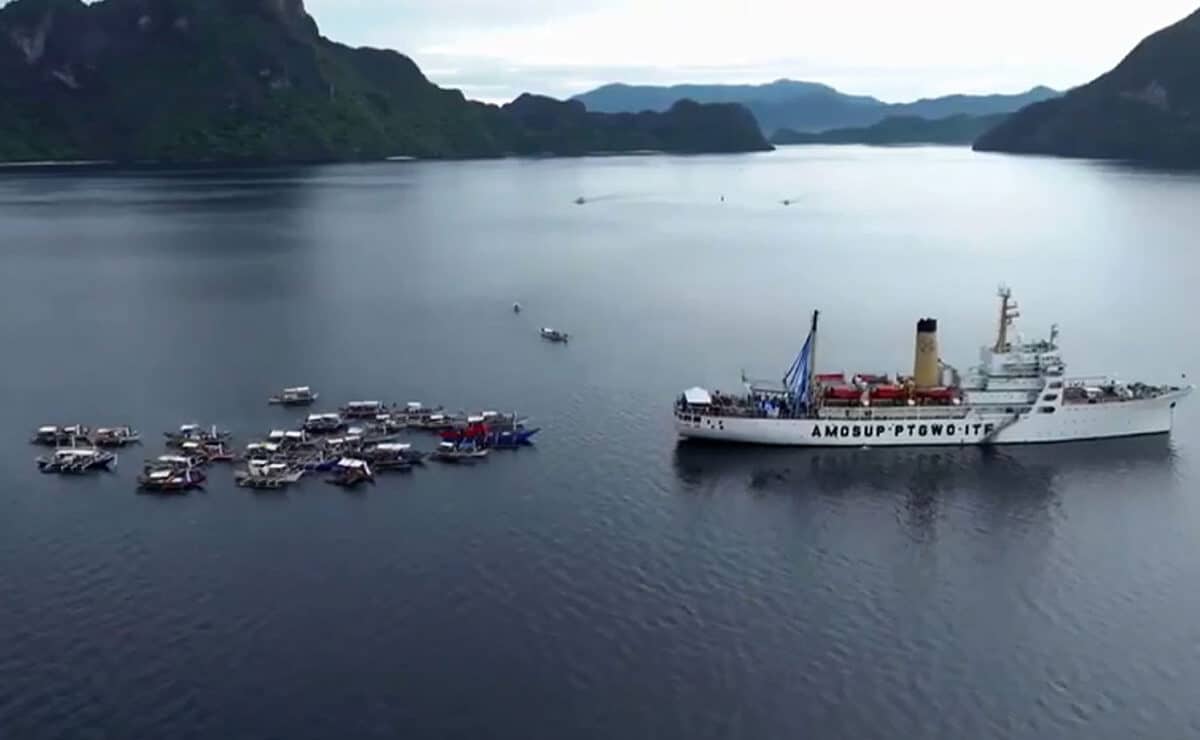 Navy ready to respond as Chinese vessels spotted near PH civilian ship